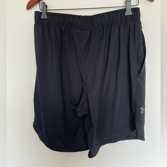 Under Armour Black Men's Shorts size large - Picture 5 of 7